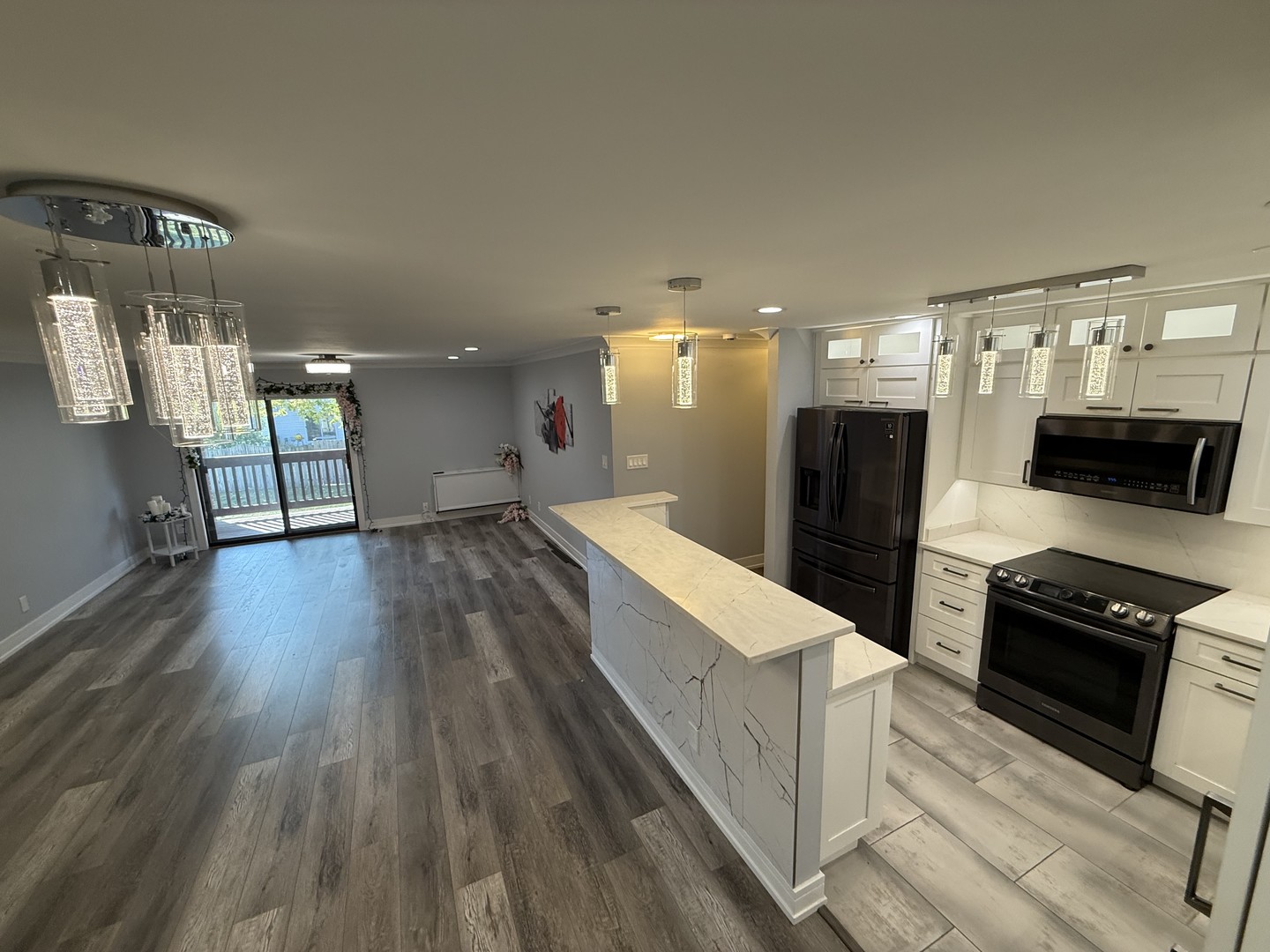 803 Brook Drive #7, Streamwood, IL 60107