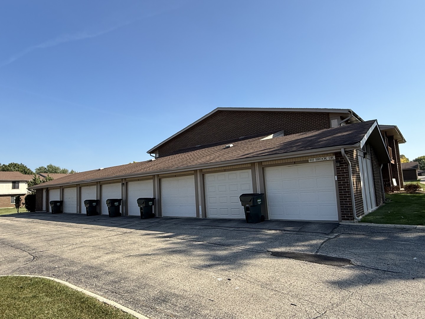 803 Brook Drive #7, Streamwood, IL 60107