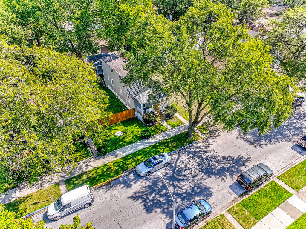 12437 S Throop Street, Calumet Park, IL 60827