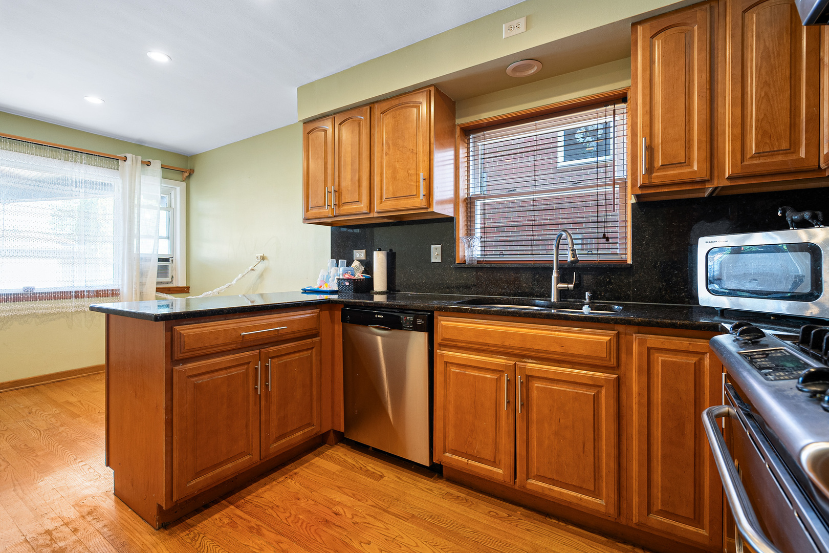 3013 N Oriole Avenue, Chicago, IL 60707