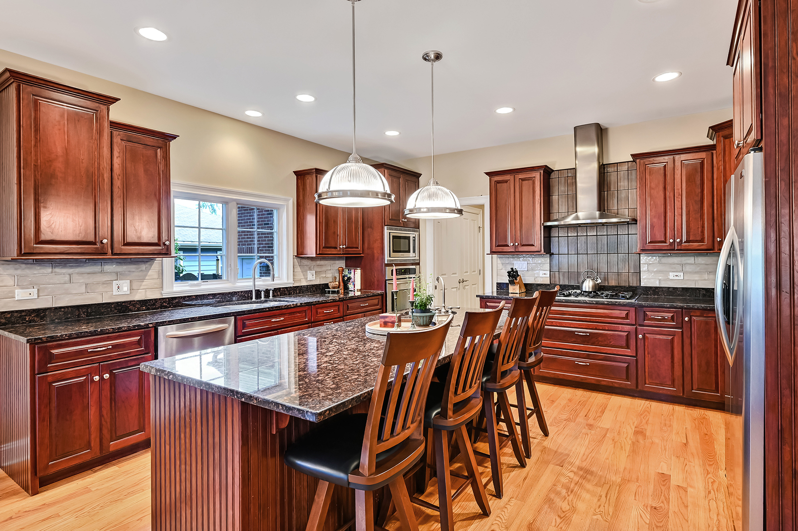 1106 S Kensington Avenue, La Grange, IL 60525