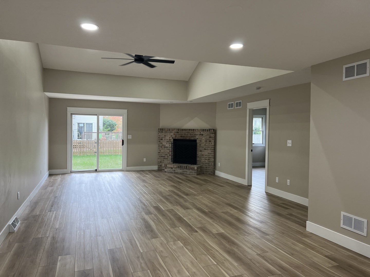 109 Ravinia Drive, Shorewood, IL 60404