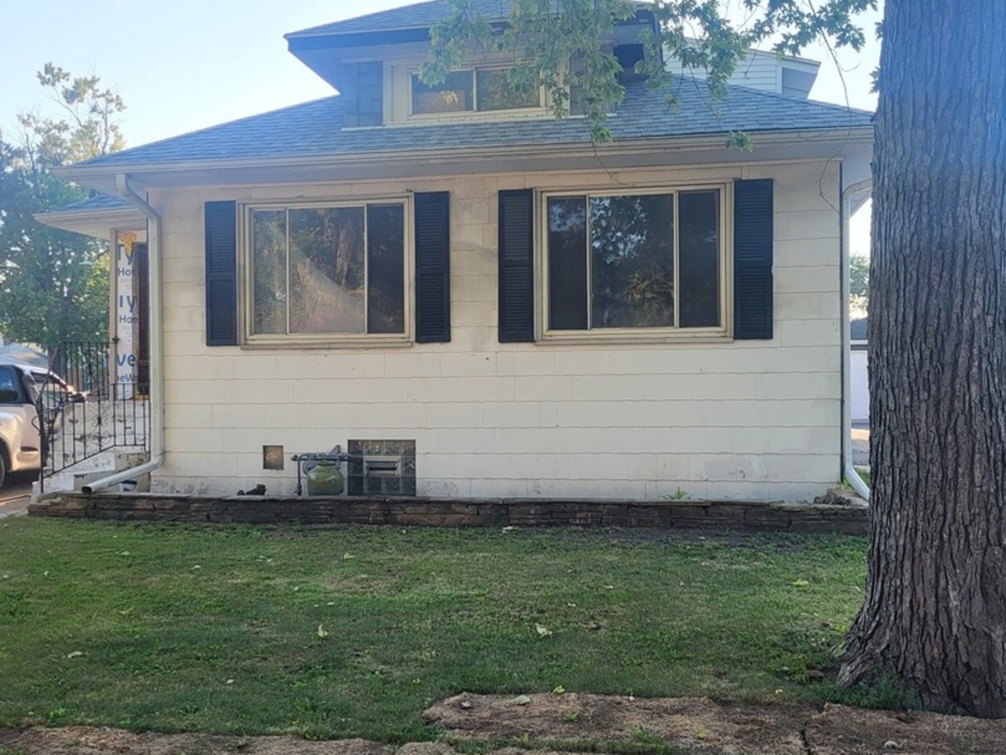1936 S 17th Avenue, Maywood, IL 60153