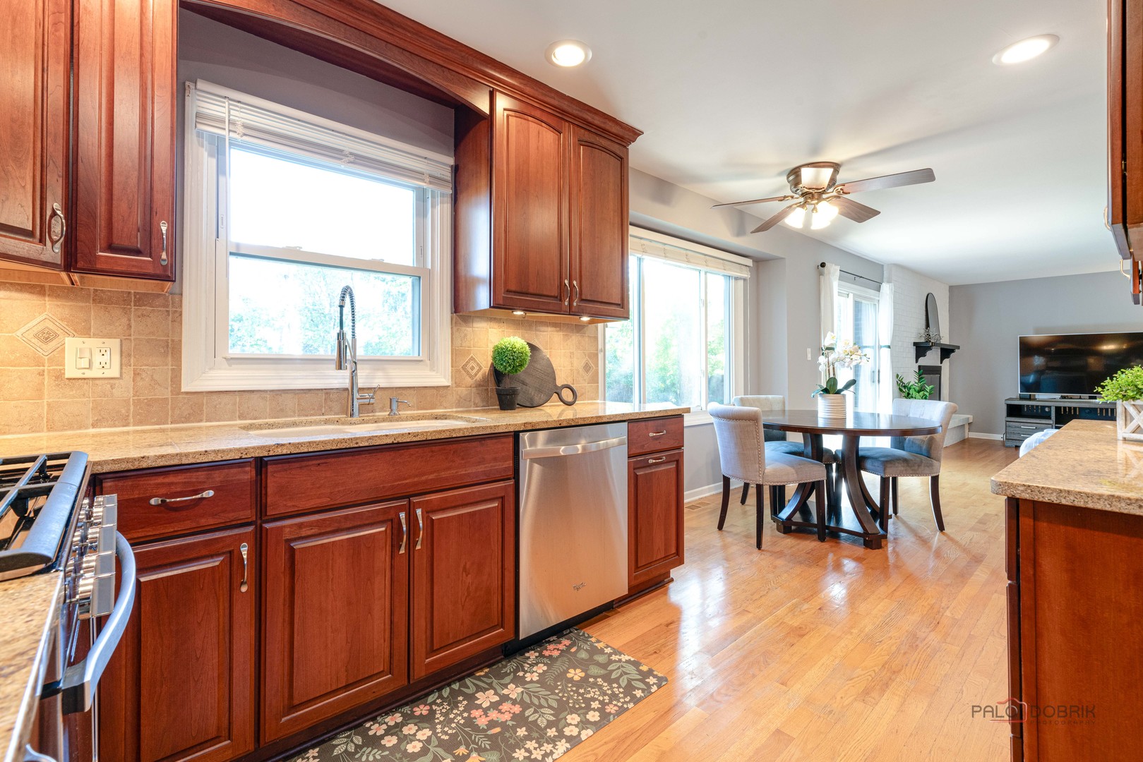 1141 Devonshire Road, Buffalo Grove, IL 60089