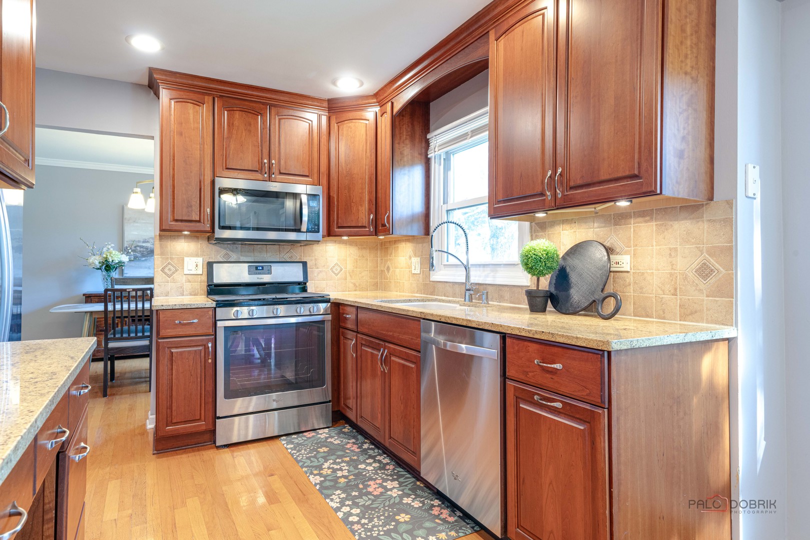 1141 Devonshire Road, Buffalo Grove, IL 60089