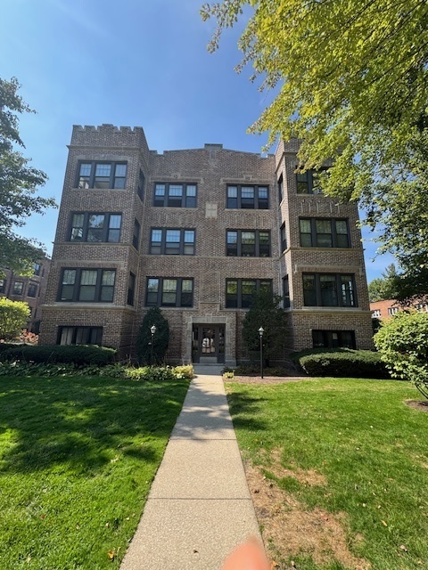 313 N Oak Park Avenue #1B, Oak Park, IL 60302