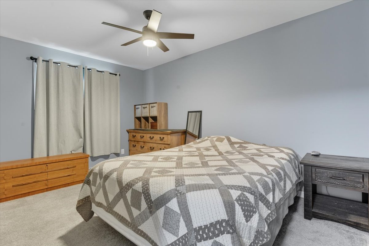 830 Russell Avenue, Winthrop Harbor, IL 60096