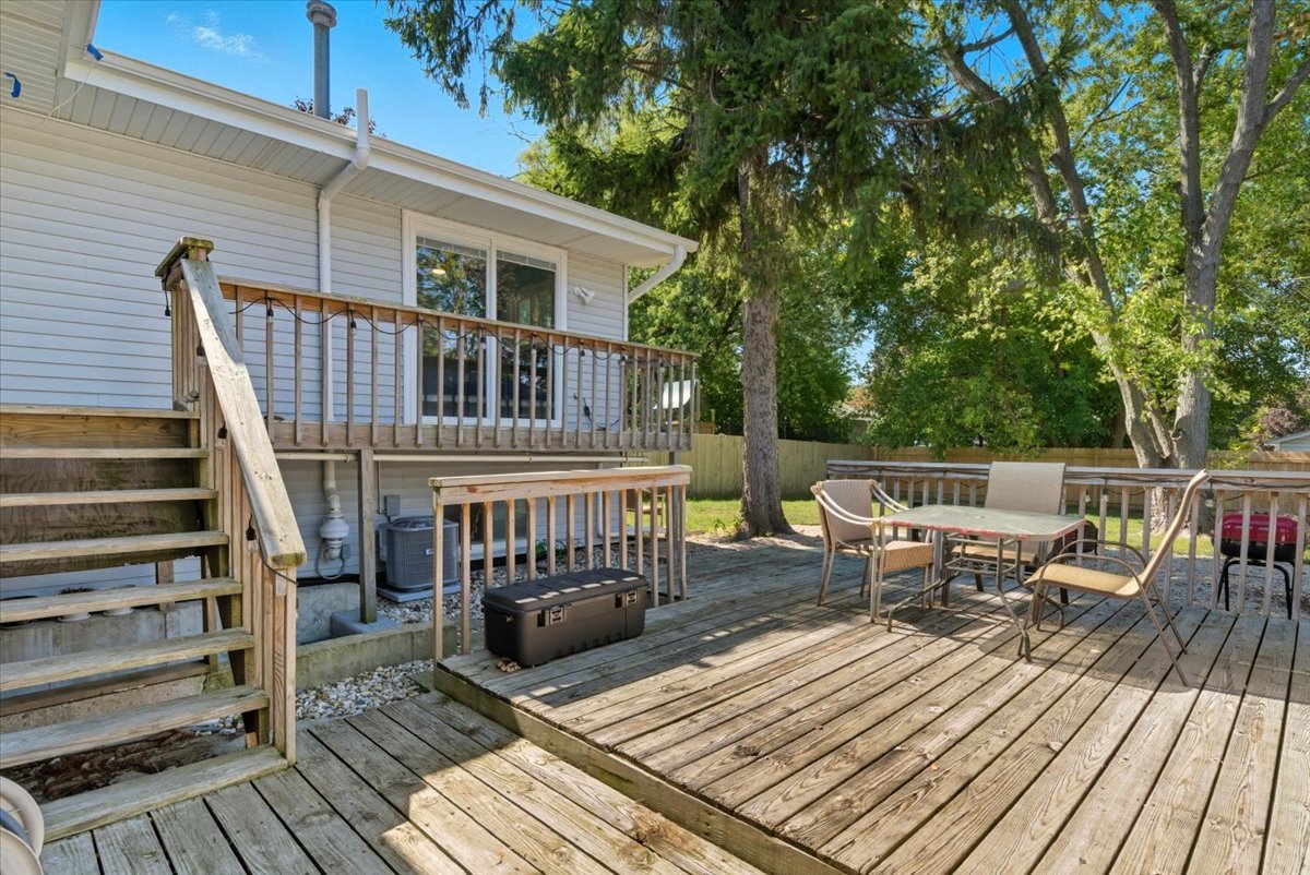 830 Russell Avenue, Winthrop Harbor, IL 60096
