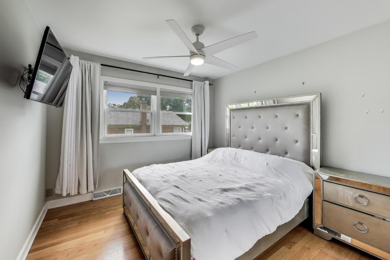 8141 Kenneth Avenue, Skokie, IL 60076