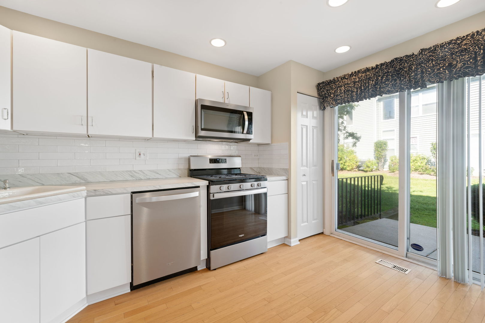 1576 E Citadel Court, Palatine, IL 60067