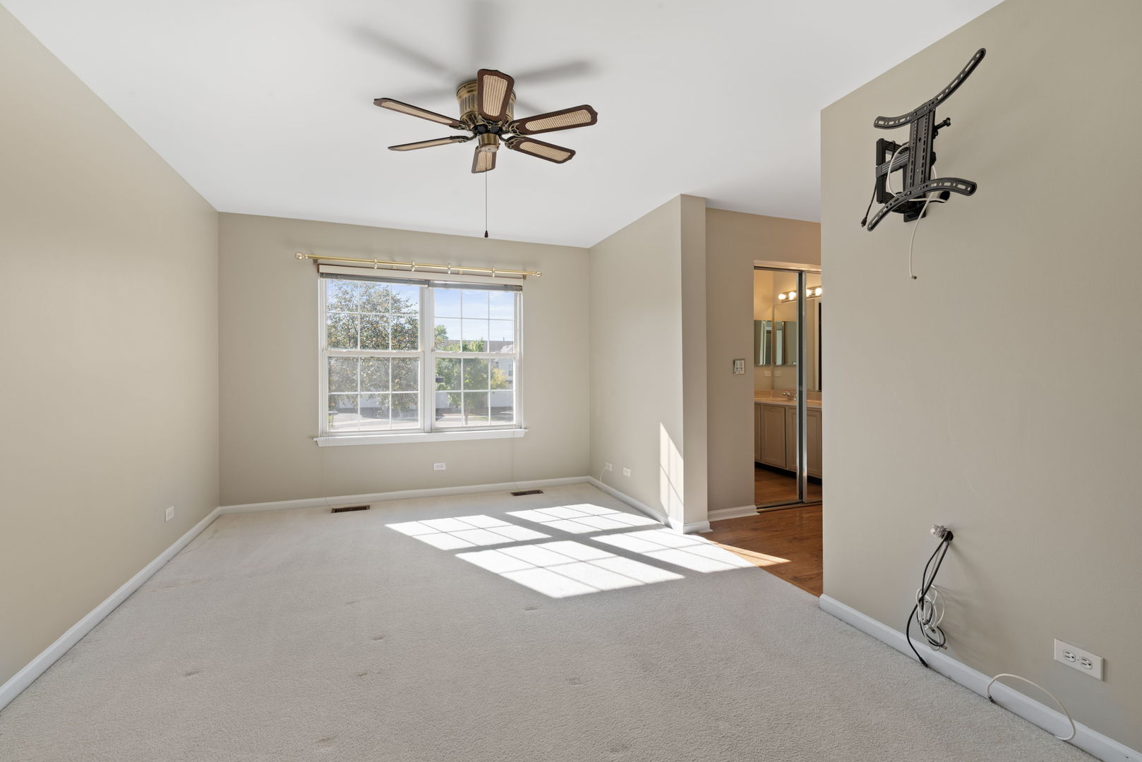 1576 E Citadel Court, Palatine, IL 60067