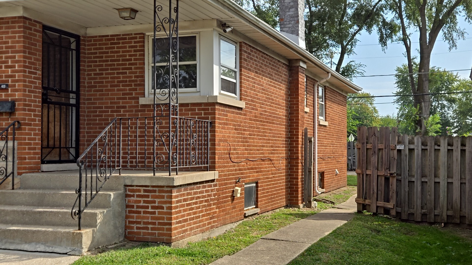 413 Greenbay Avenue, Calumet City, IL 60409