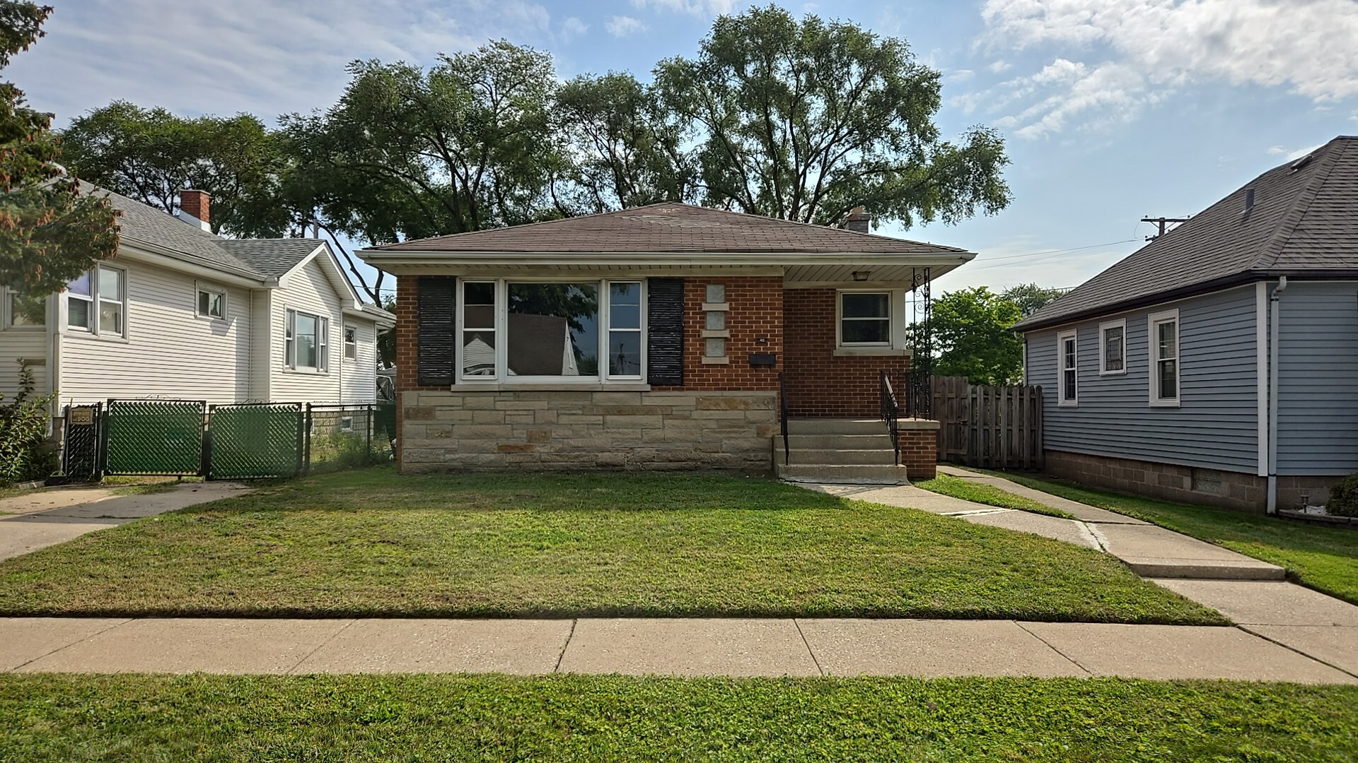 413 Greenbay Avenue, Calumet City, IL 60409