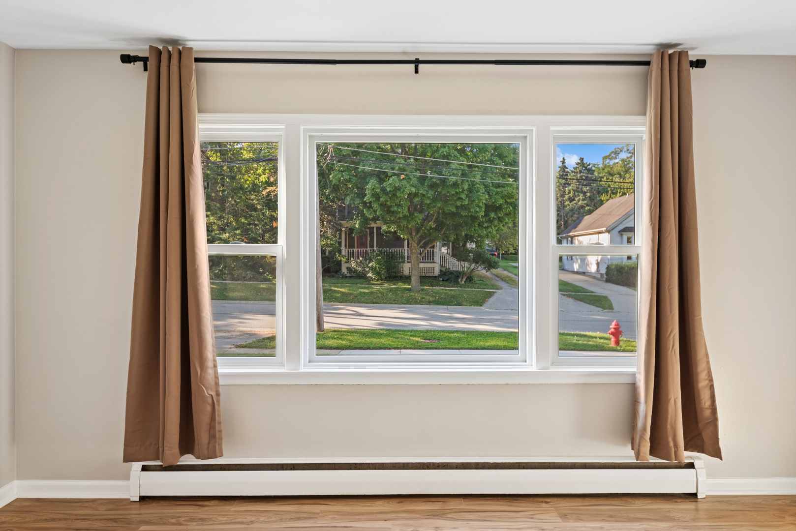 140 Newberry Avenue #A, Libertyville, IL 60048