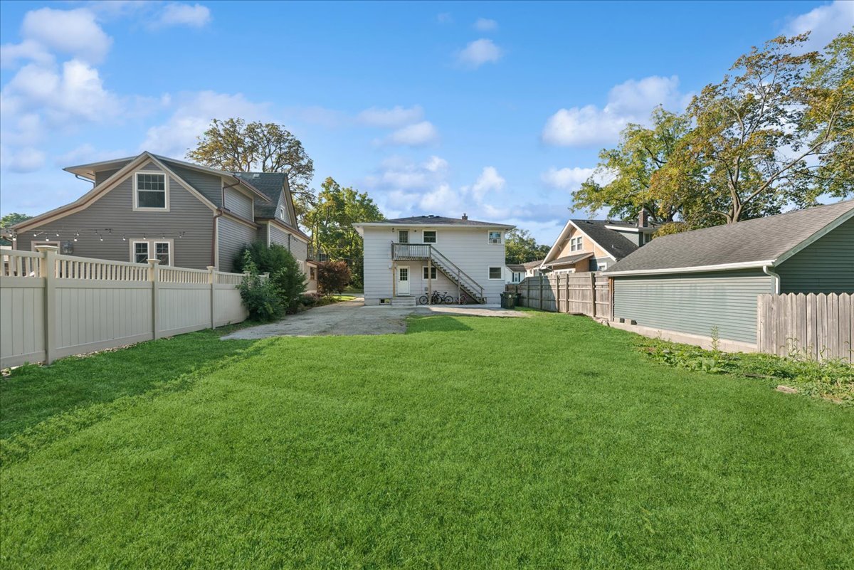 140 Newberry Avenue #A, Libertyville, IL 60048