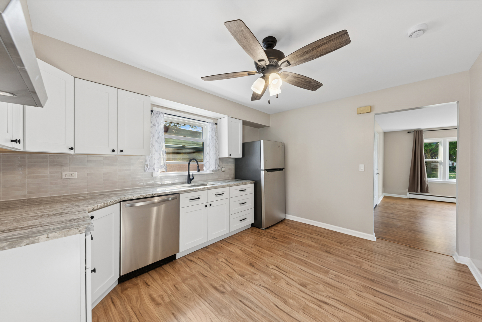 140 Newberry Avenue #A, Libertyville, IL 60048