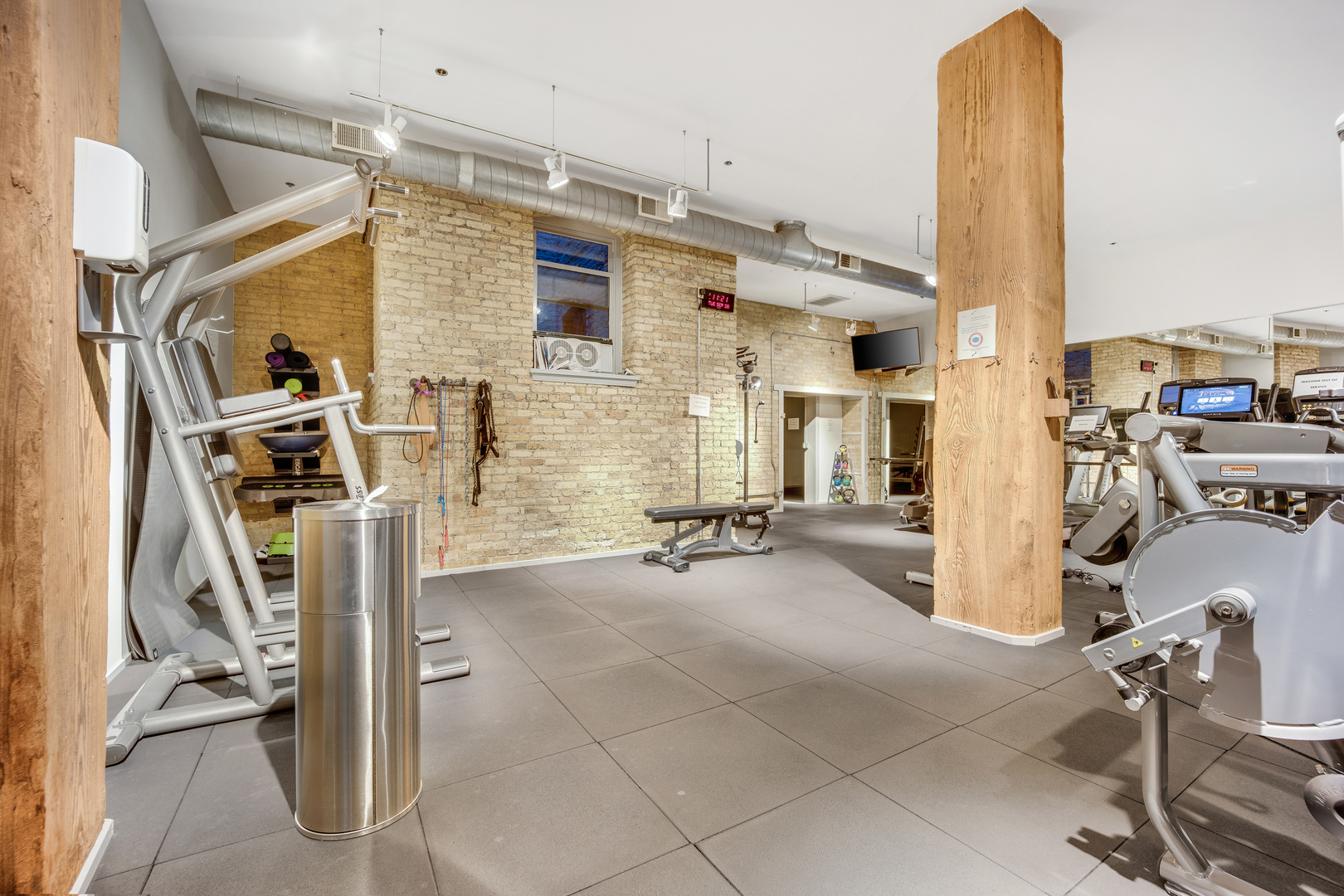 411 W ONTARIO Street #426, Chicago, IL 60654