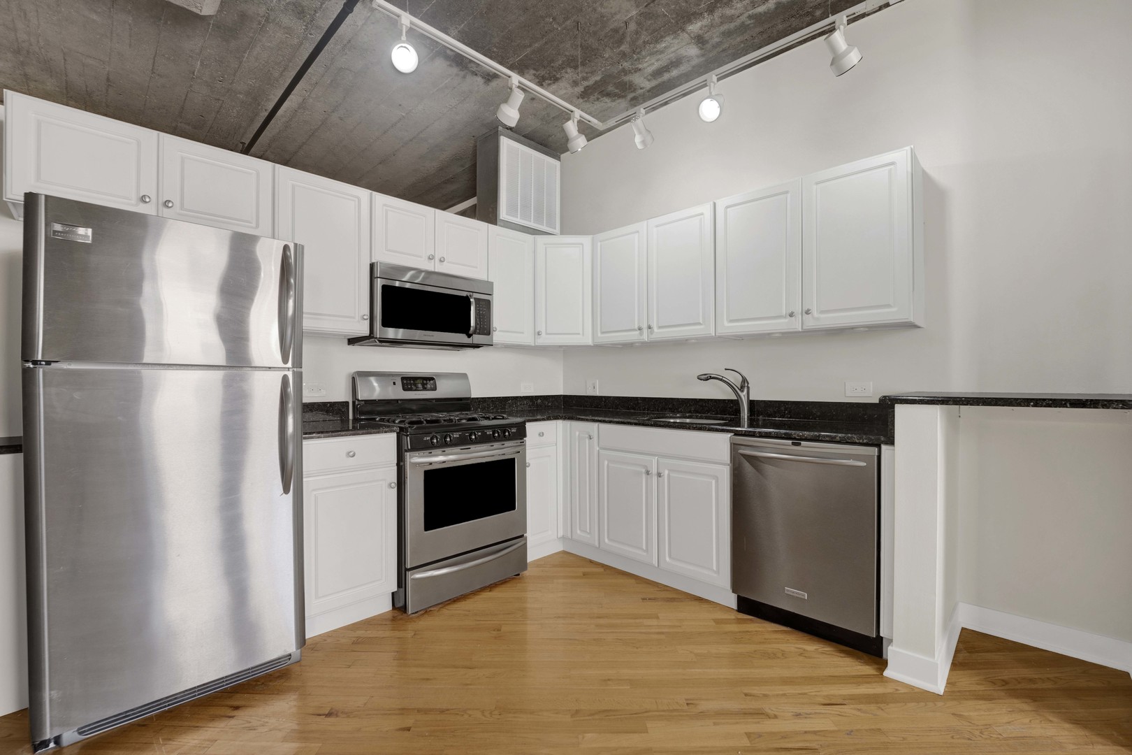 411 W ONTARIO Street #426, Chicago, IL 60654