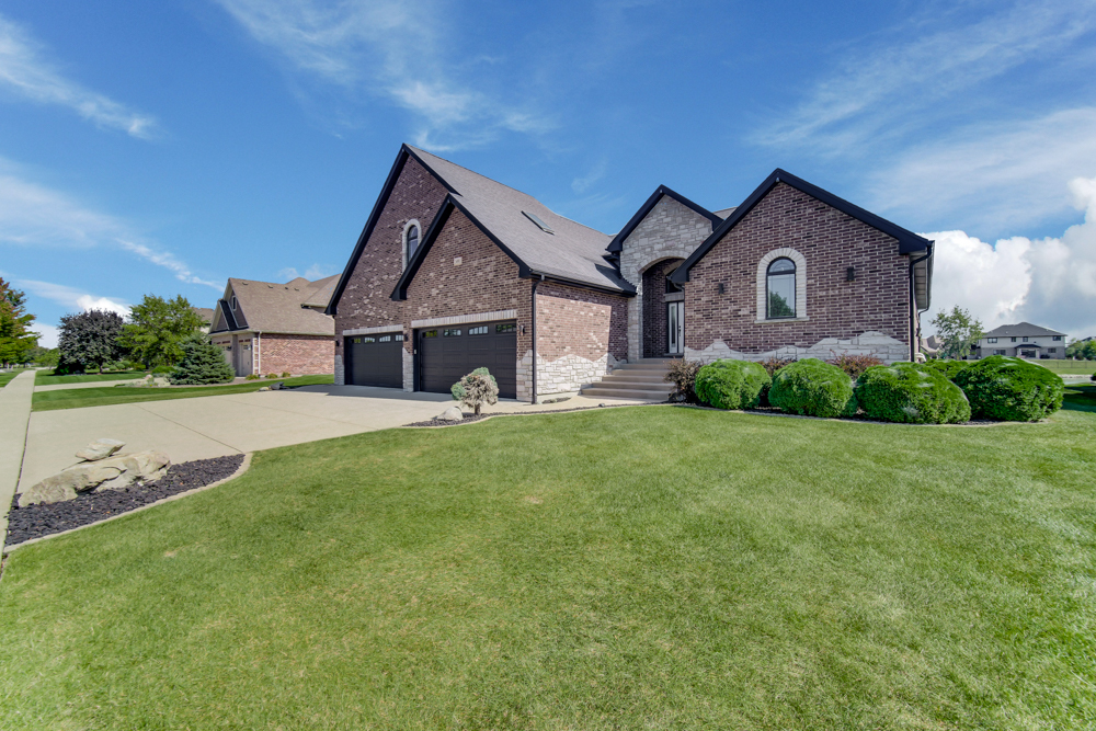 24001 S Sunset Lakes Drive, Manhattan, IL 60442