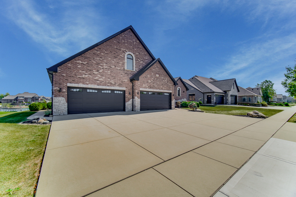 24001 S Sunset Lakes Drive, Manhattan, IL 60442