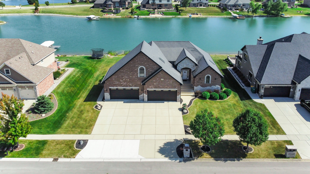 24001 S Sunset Lakes Drive, Manhattan, IL 60442