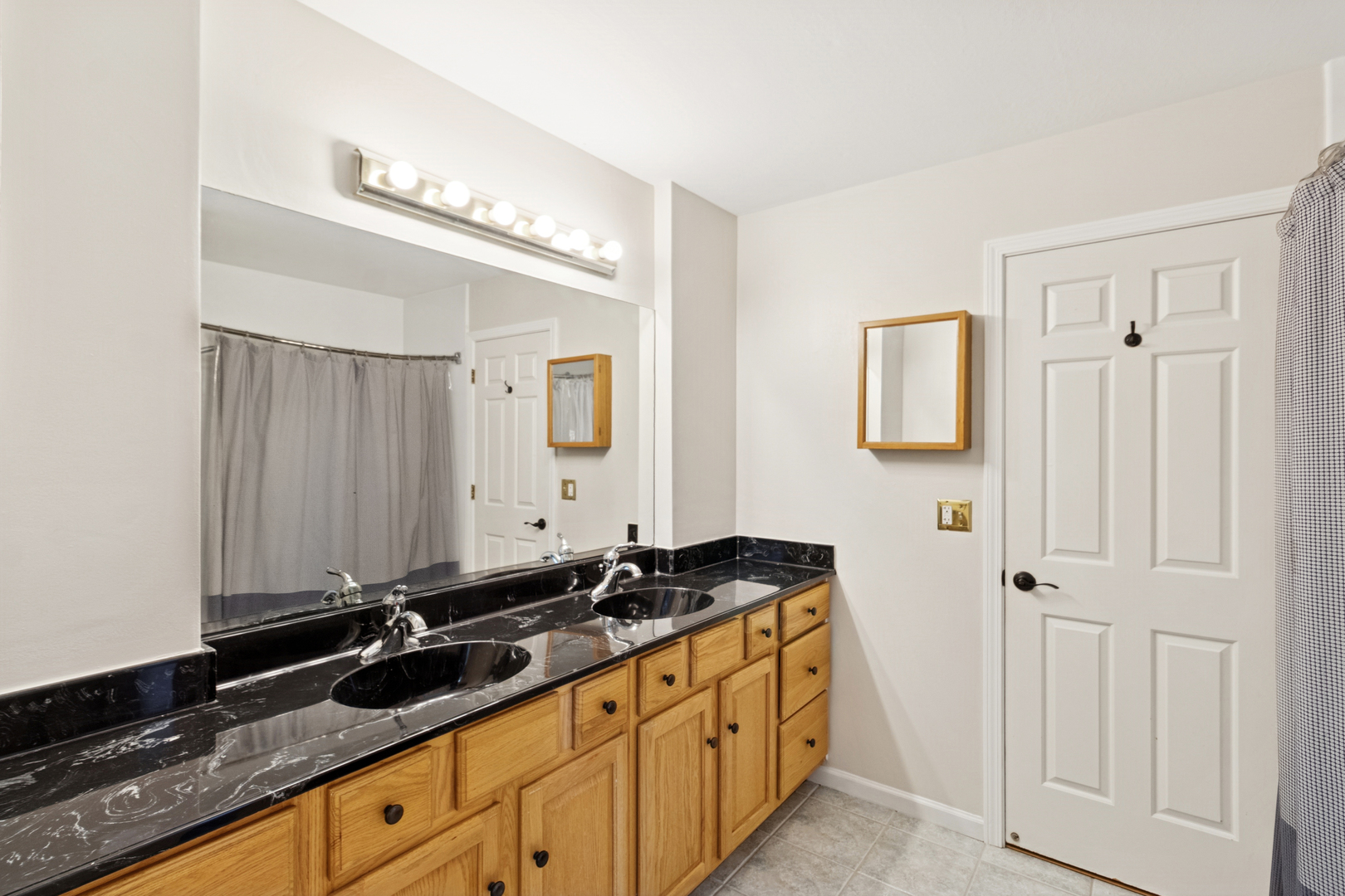 3926 Newport Way #51C1, Arlington Heights, IL 60004