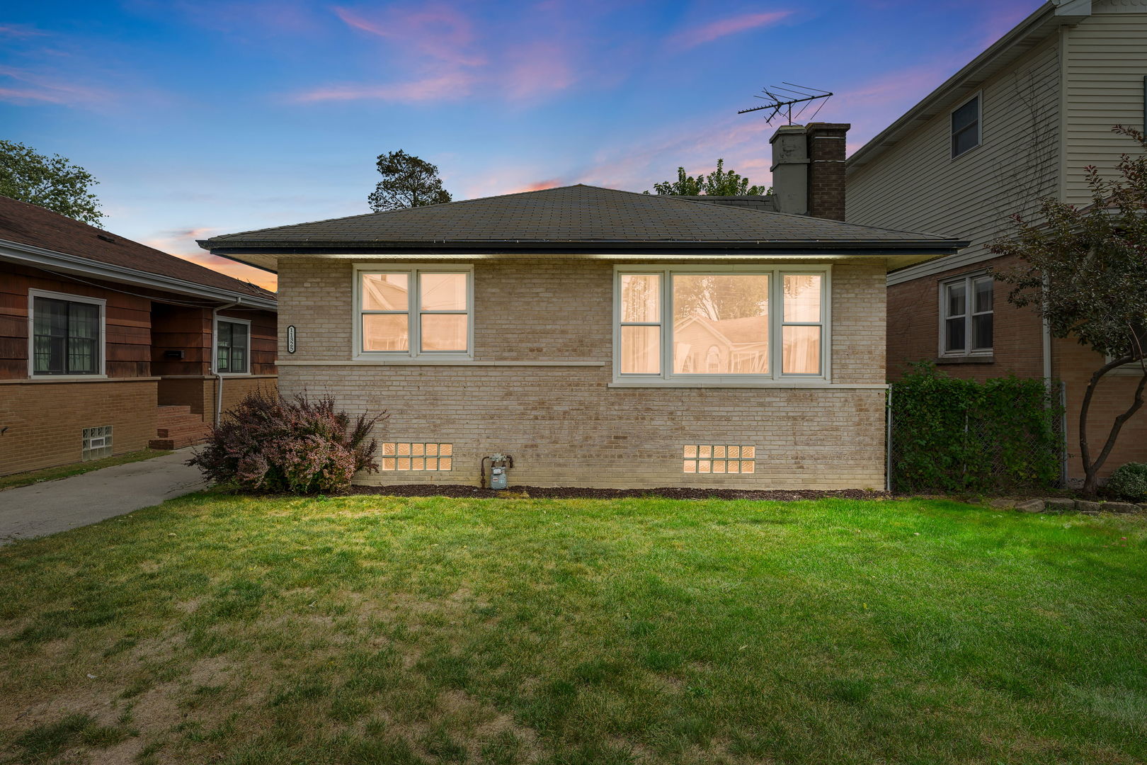 11325 S Homan Avenue, Chicago, IL 60655