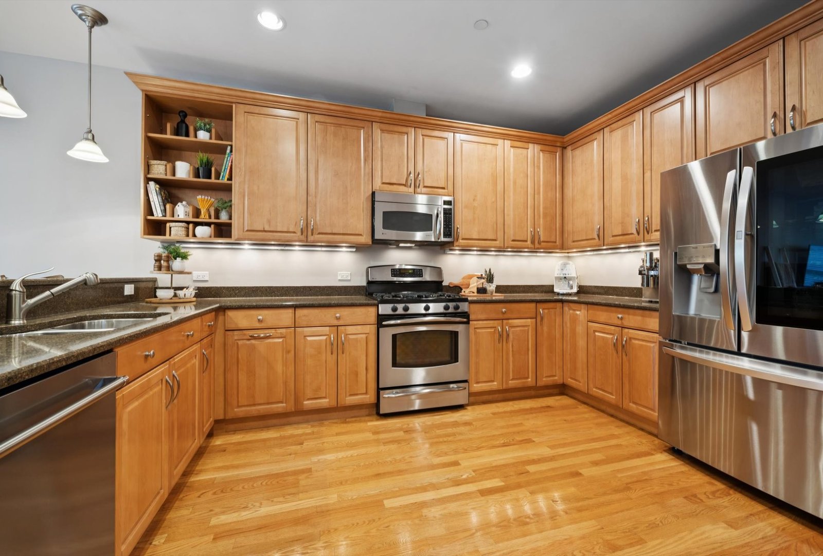 1935 Lynn Circle, Libertyville, IL 60048