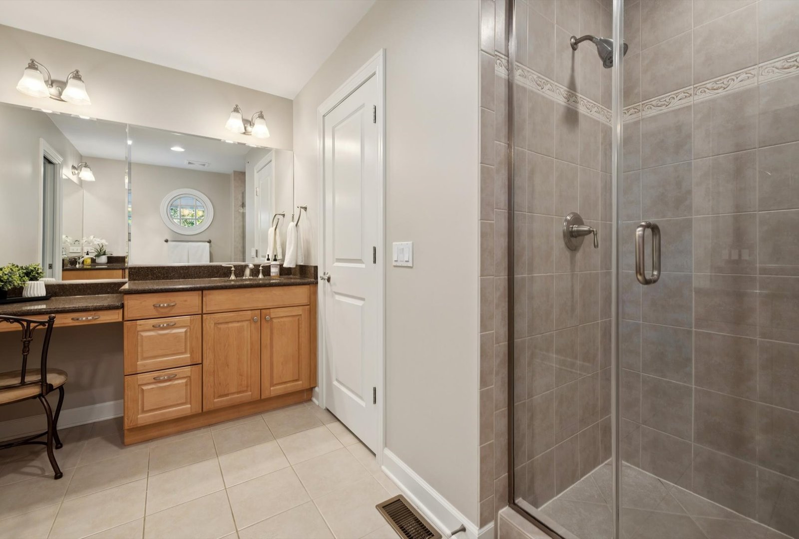 1935 Lynn Circle, Libertyville, IL 60048