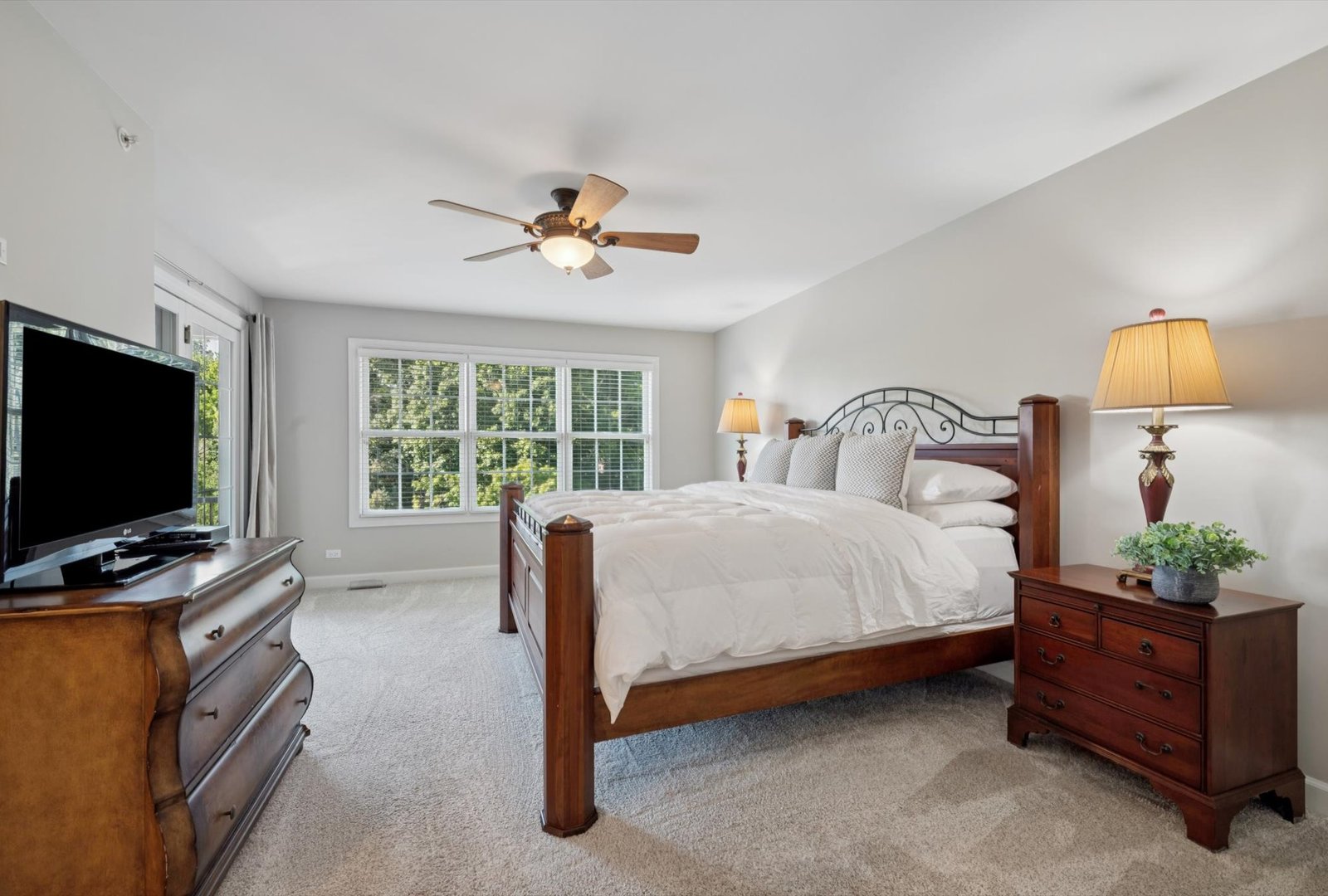1935 Lynn Circle, Libertyville, IL 60048