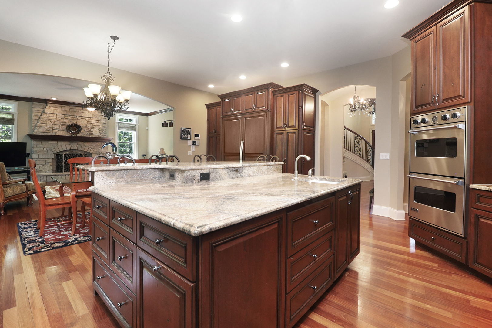 616 Driftwood Court, Naperville, IL 60540
