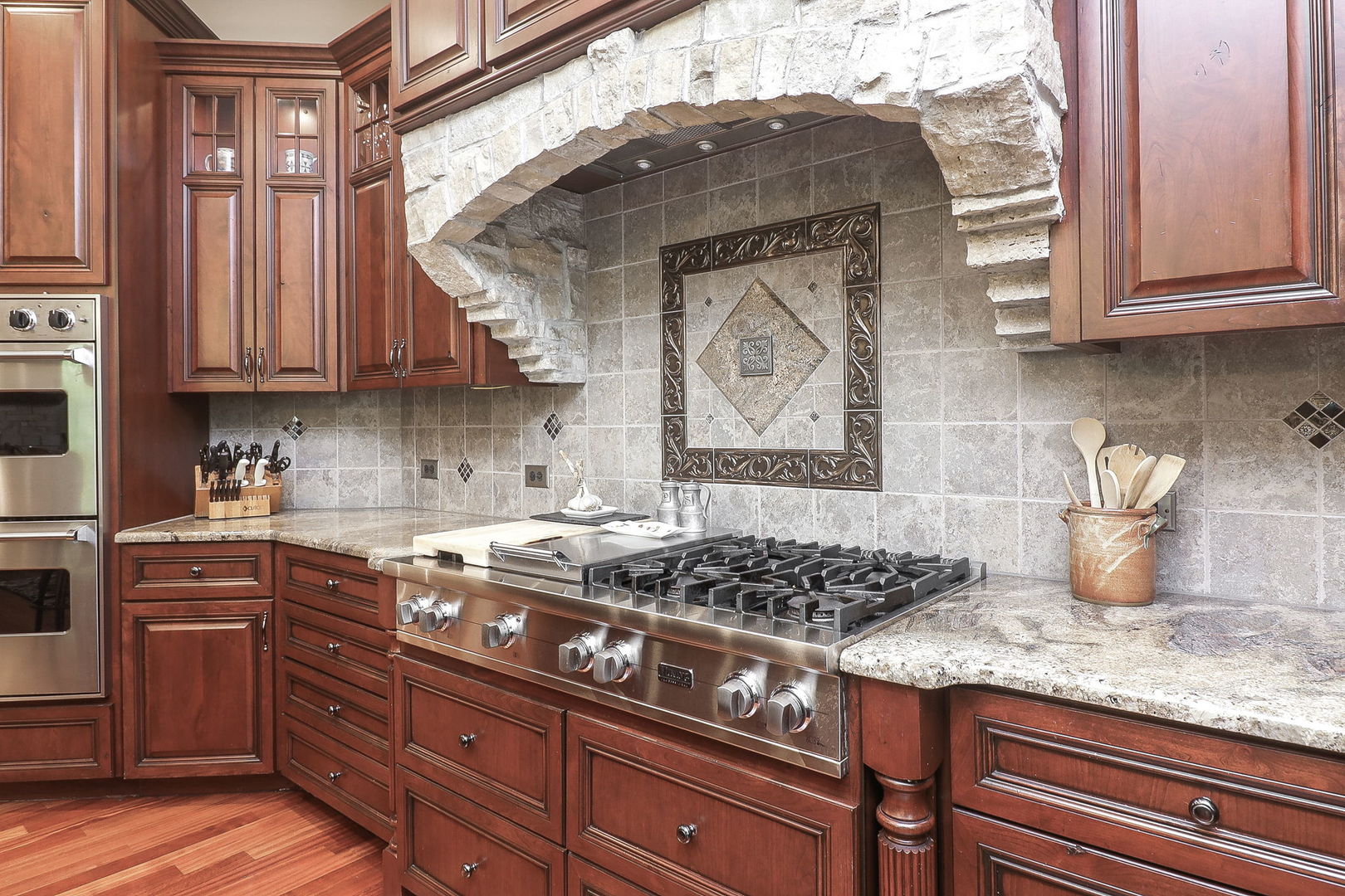 616 Driftwood Court, Naperville, IL 60540