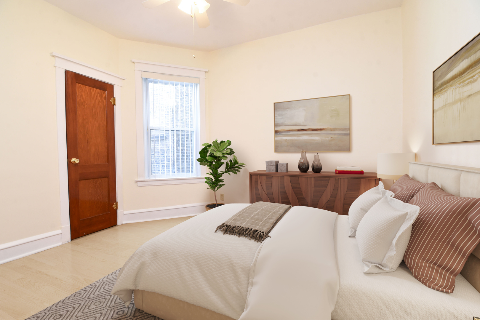 2323 N Kilbourn Avenue, Chicago, IL 60639