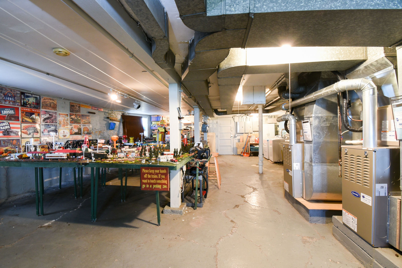 2323 N Kilbourn Avenue, Chicago, IL 60639