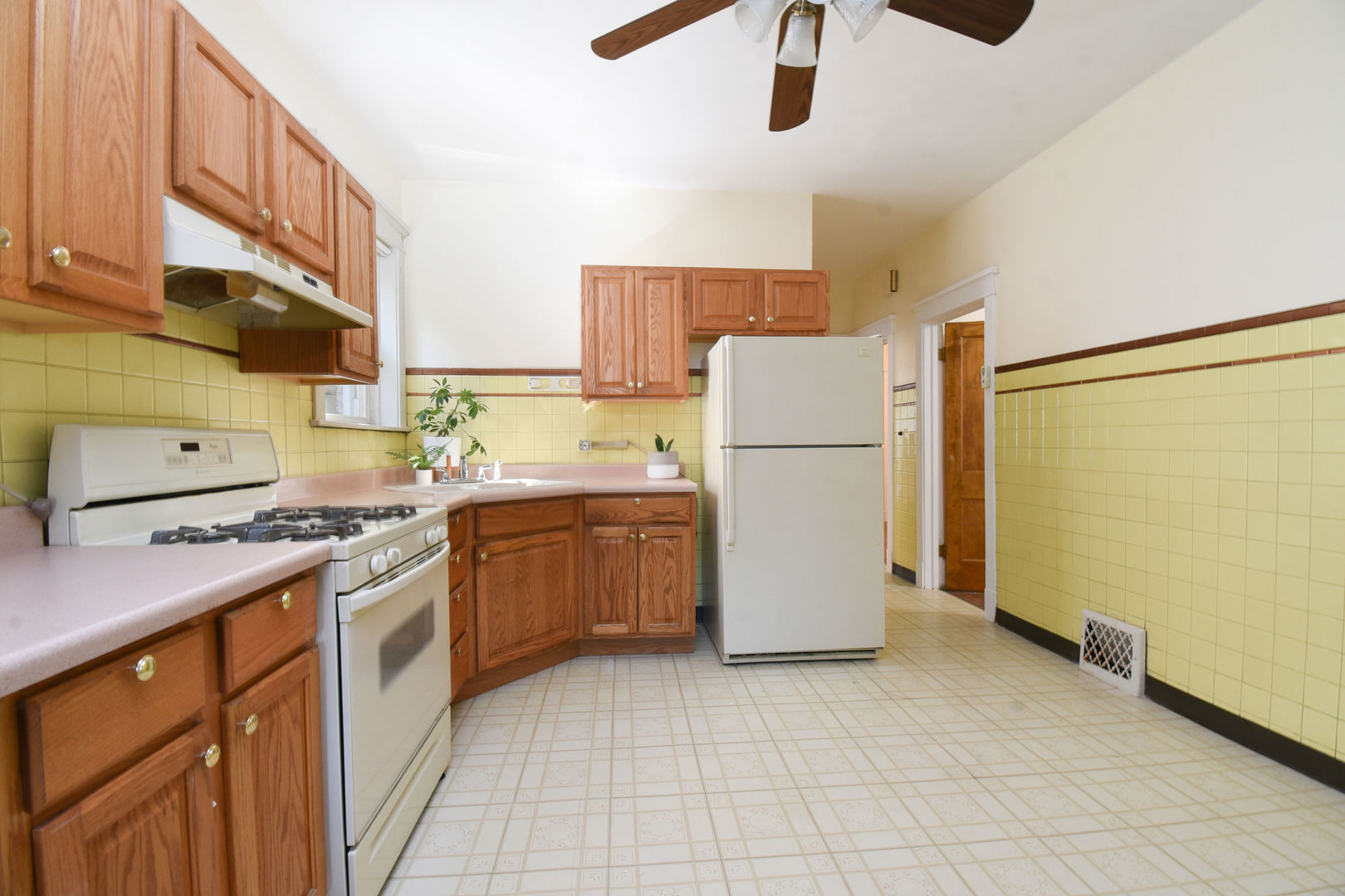 2323 N Kilbourn Avenue, Chicago, IL 60639