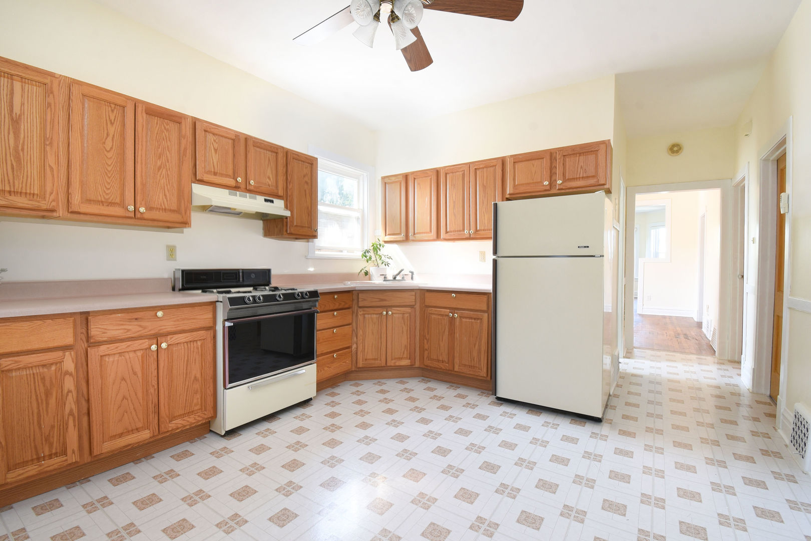 2323 N Kilbourn Avenue, Chicago, IL 60639