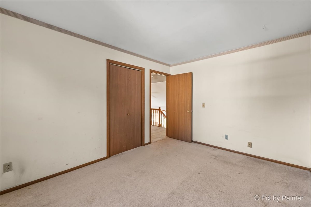 1131 Pond Point Road, Woodstock, IL 60098