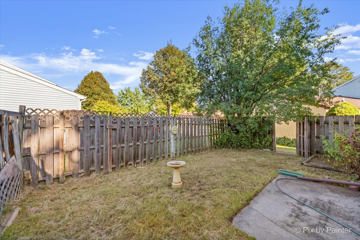 1131 Pond Point Road, Woodstock, IL 60098