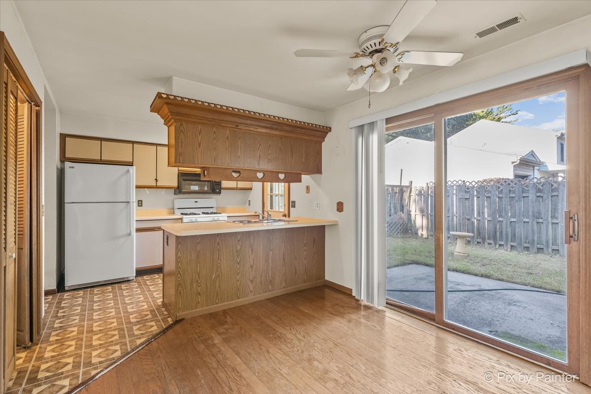 1131 Pond Point Road, Woodstock, IL 60098
