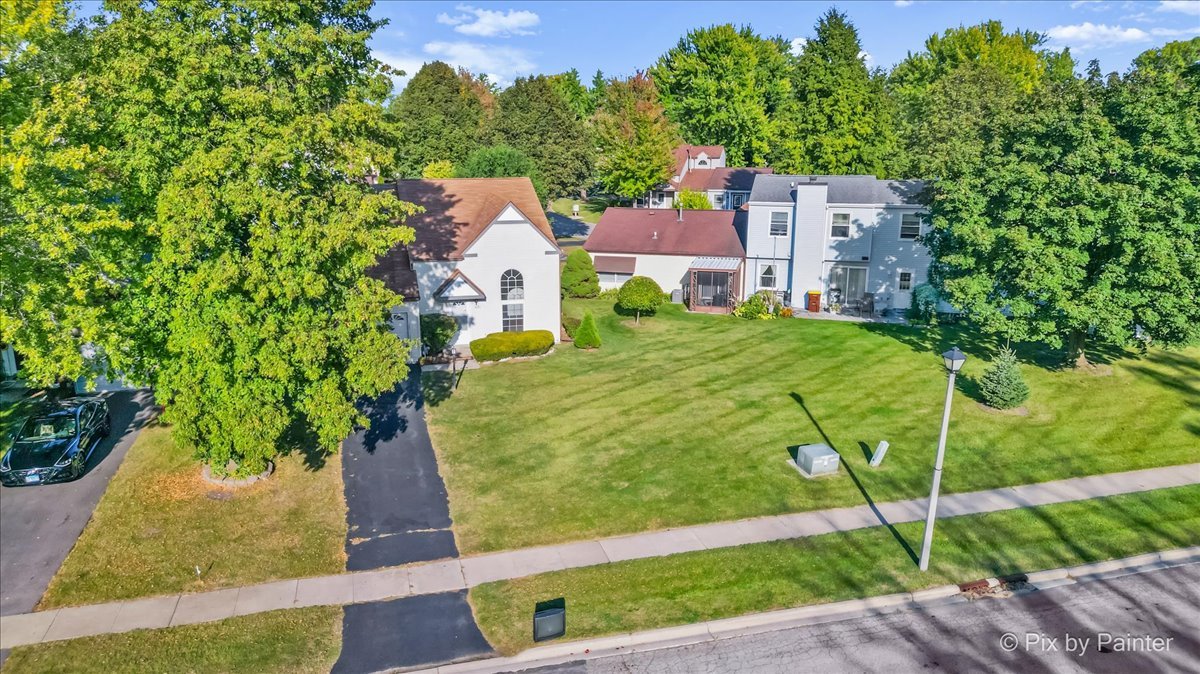 1131 Pond Point Road, Woodstock, IL 60098