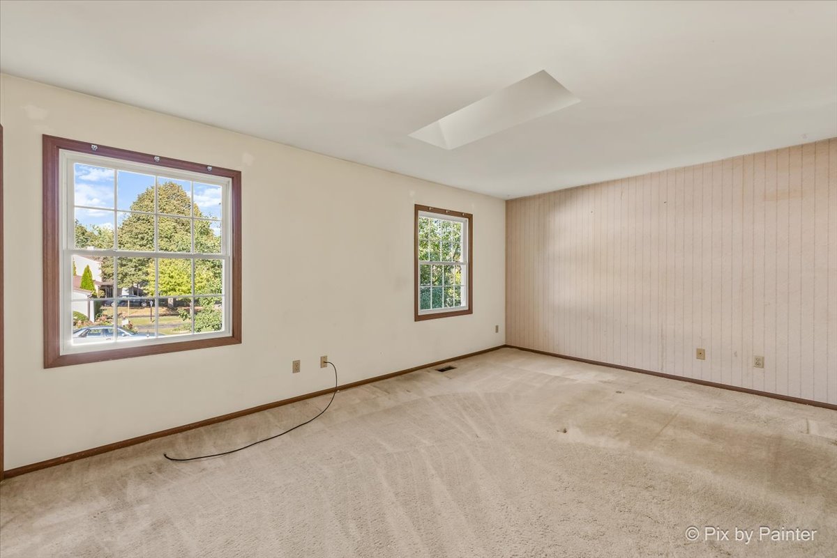 1131 Pond Point Road, Woodstock, IL 60098