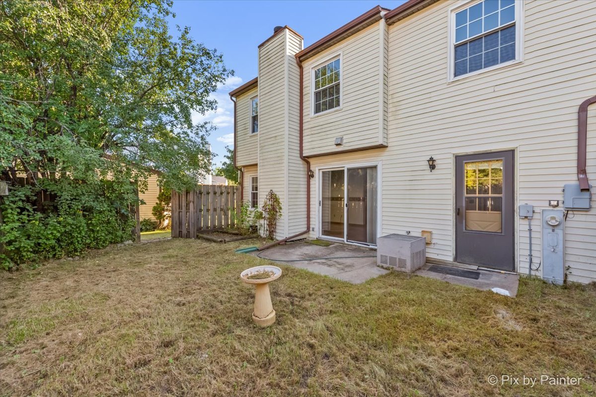 1131 Pond Point Road, Woodstock, IL 60098