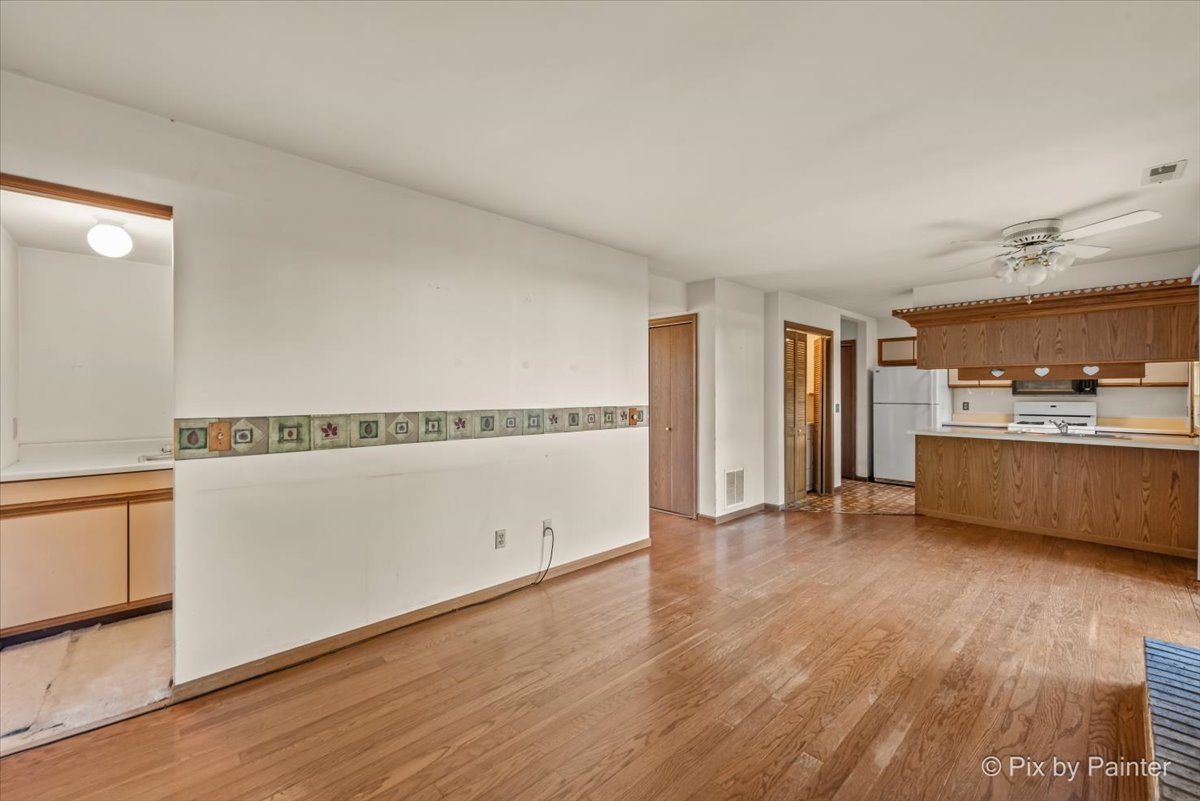 1131 Pond Point Road, Woodstock, IL 60098