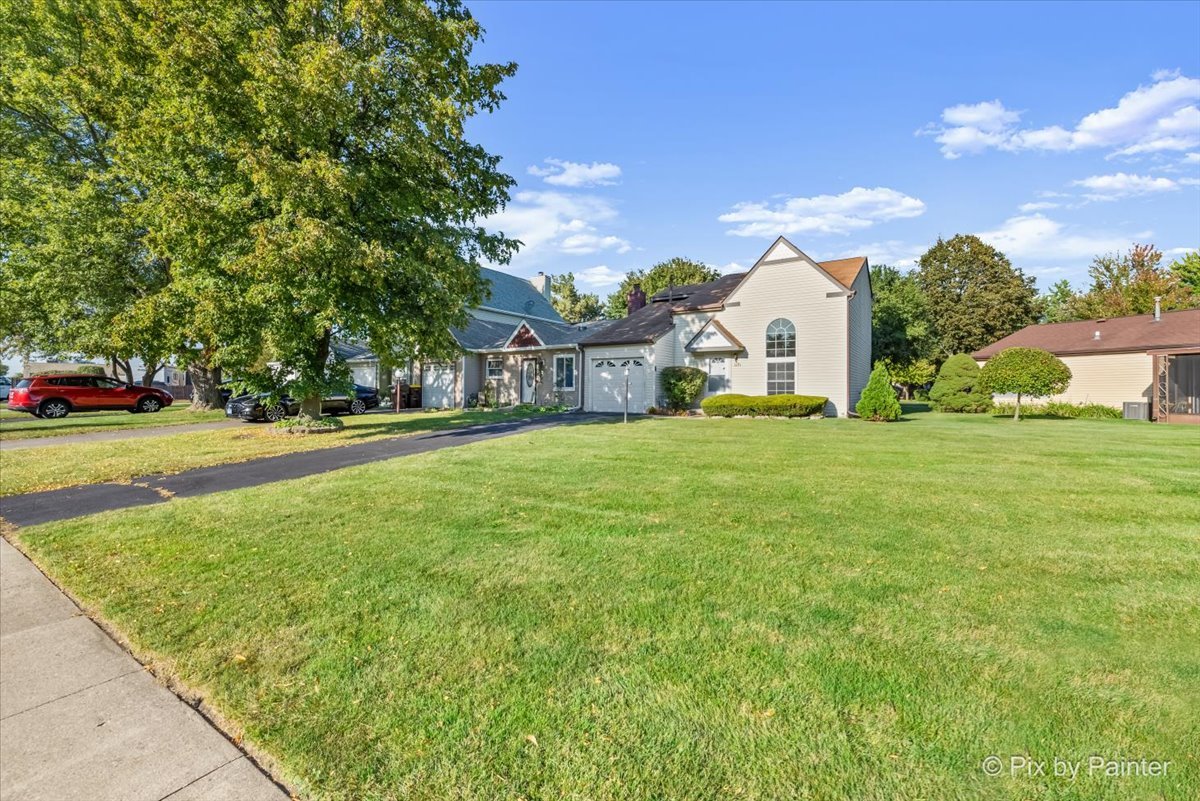 1131 Pond Point Road, Woodstock, IL 60098