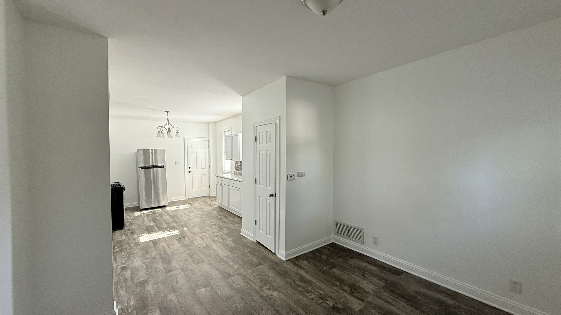 8438 S Baltimore Avenue #1R, Chicago, IL 60617