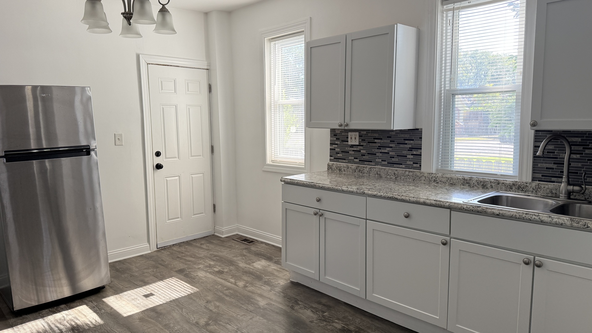 8438 S Baltimore Avenue #1R, Chicago, IL 60617