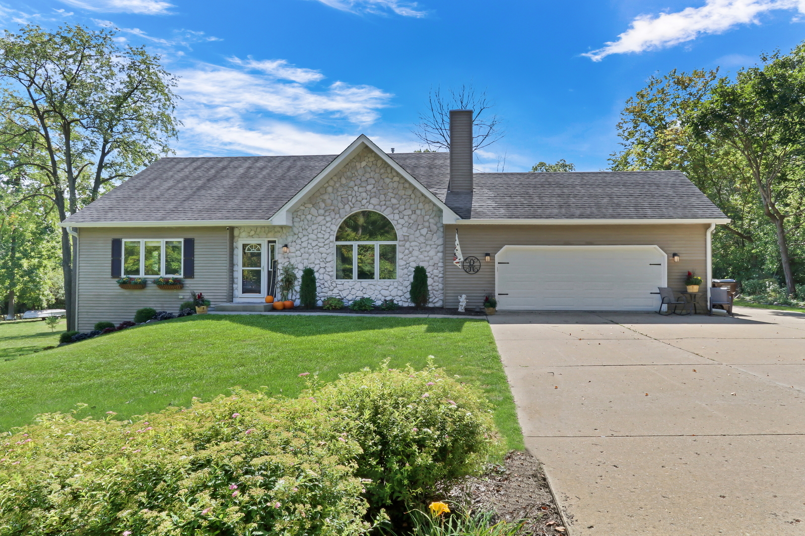 27435 93rd Street, Salem, WI 53168