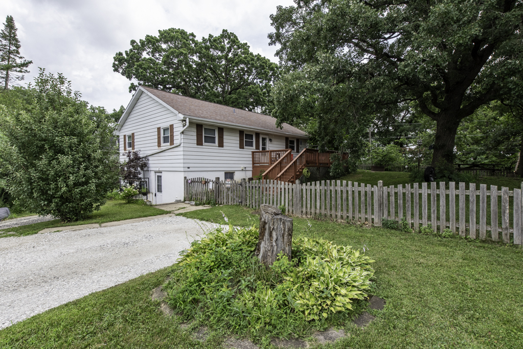 38 S Maple Avenue, Fox Lake, IL 60020