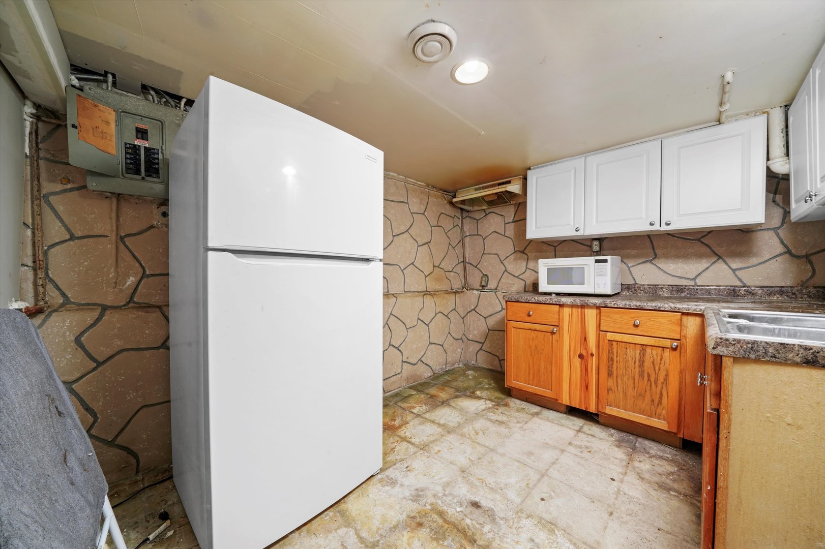 5512 W WRIGHTWOOD Avenue, Chicago, IL 60639