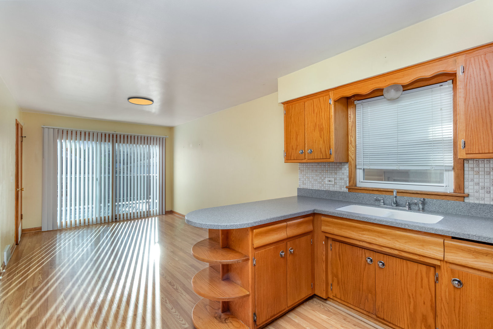 6253 N Harlem Avenue, Chicago, IL 60631